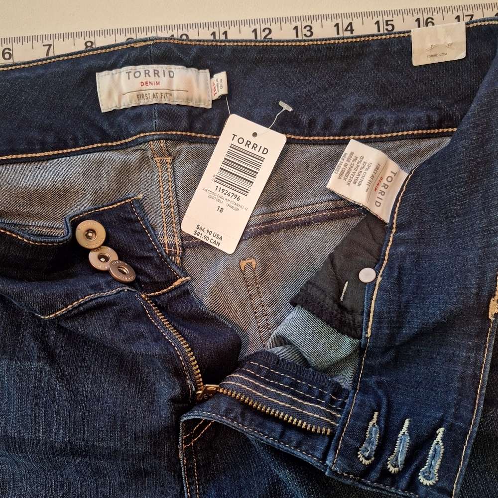 NWT Torrid Button Fly Jeggings Size 18 English Channel Denim